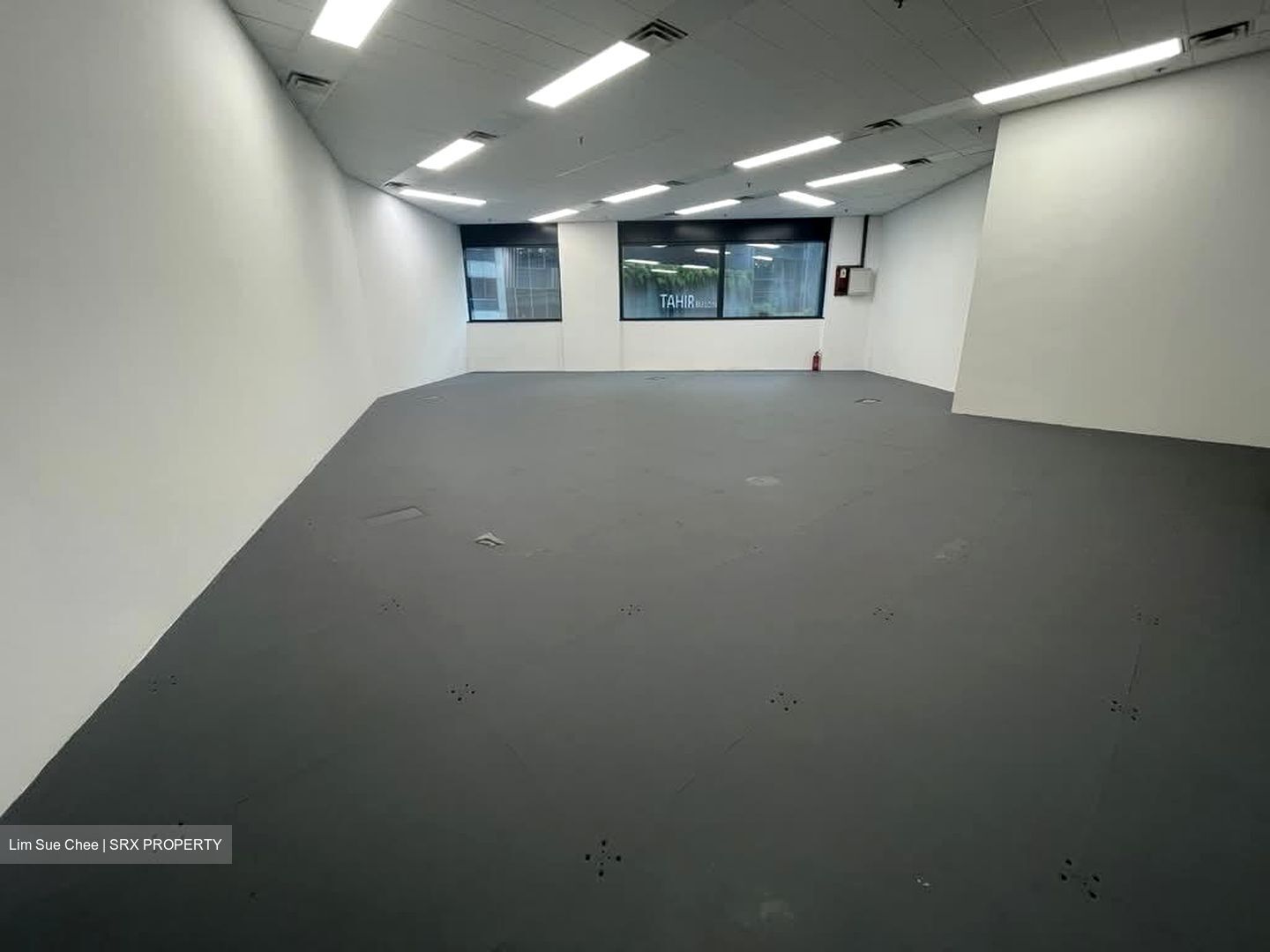 Robinson 77 (D1), Office #568255801